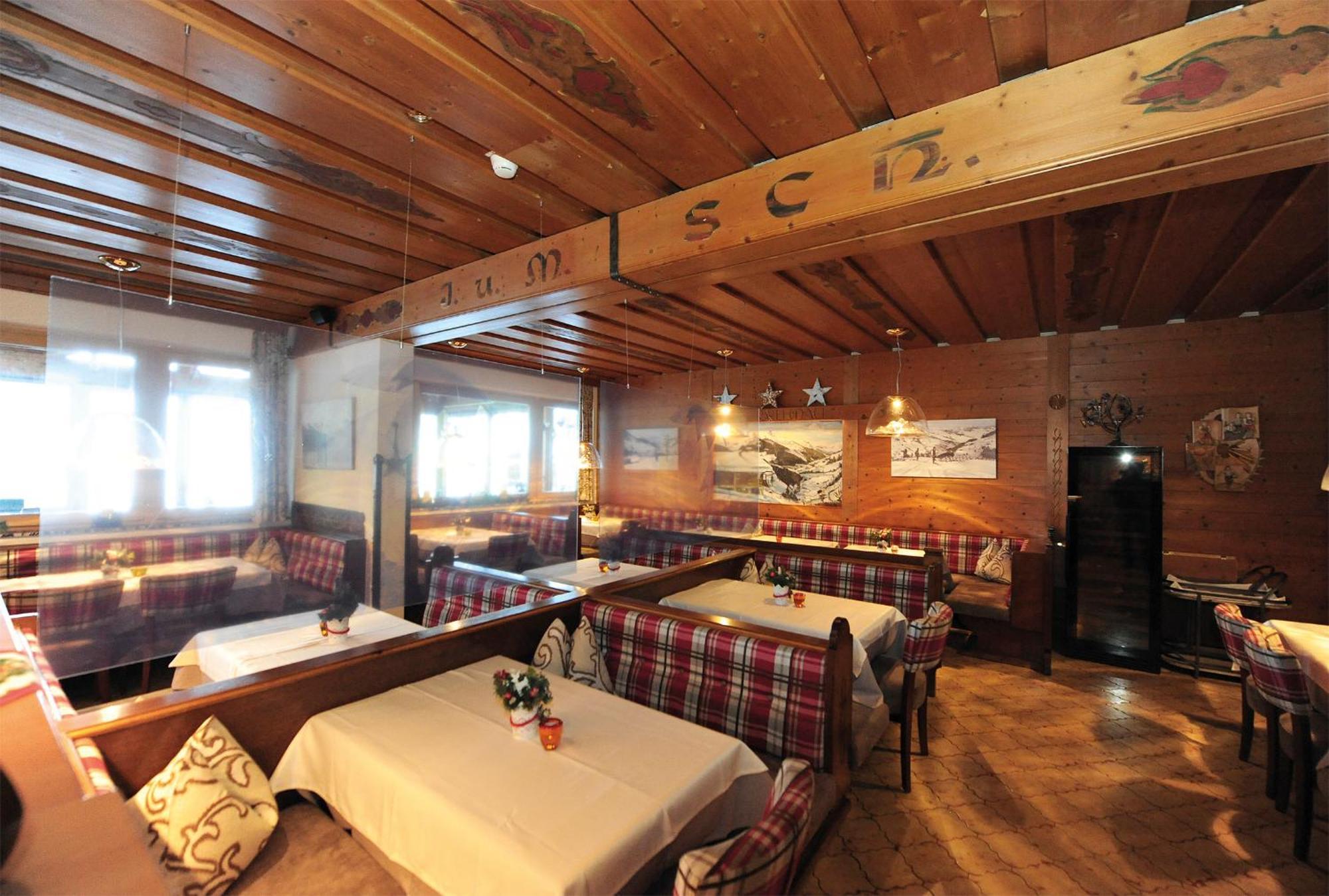 Ski In Ski Out Hotel Unterellmau ซาลบาคฮินเทอร์เกลมม์ ภายนอก รูปภาพ
