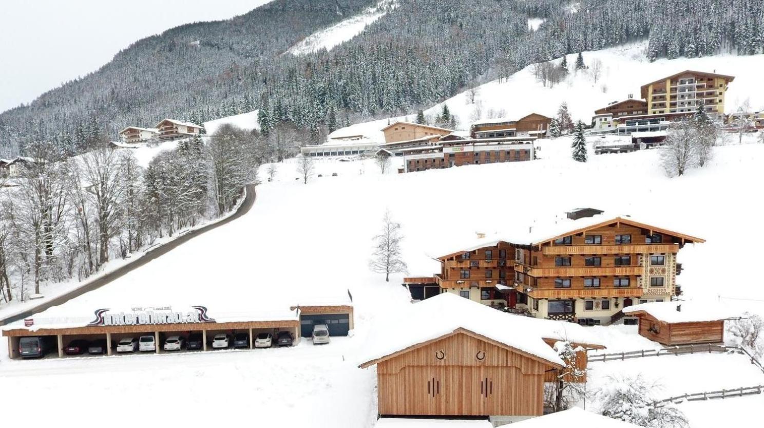 Ski In Ski Out Hotel Unterellmau ซาลบาคฮินเทอร์เกลมม์ ภายนอก รูปภาพ