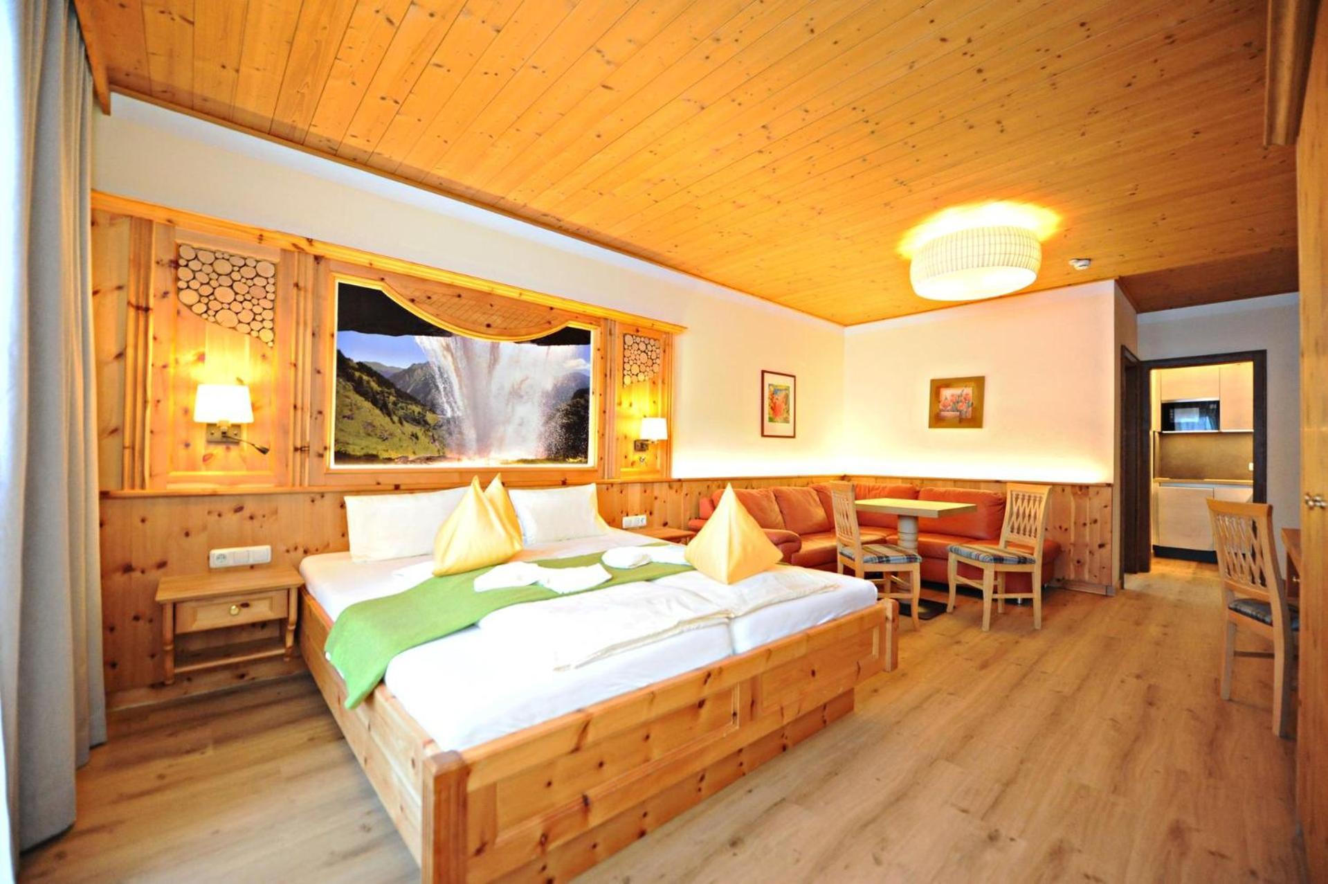 Ski In Ski Out Hotel Unterellmau ซาลบาคฮินเทอร์เกลมม์ ภายนอก รูปภาพ