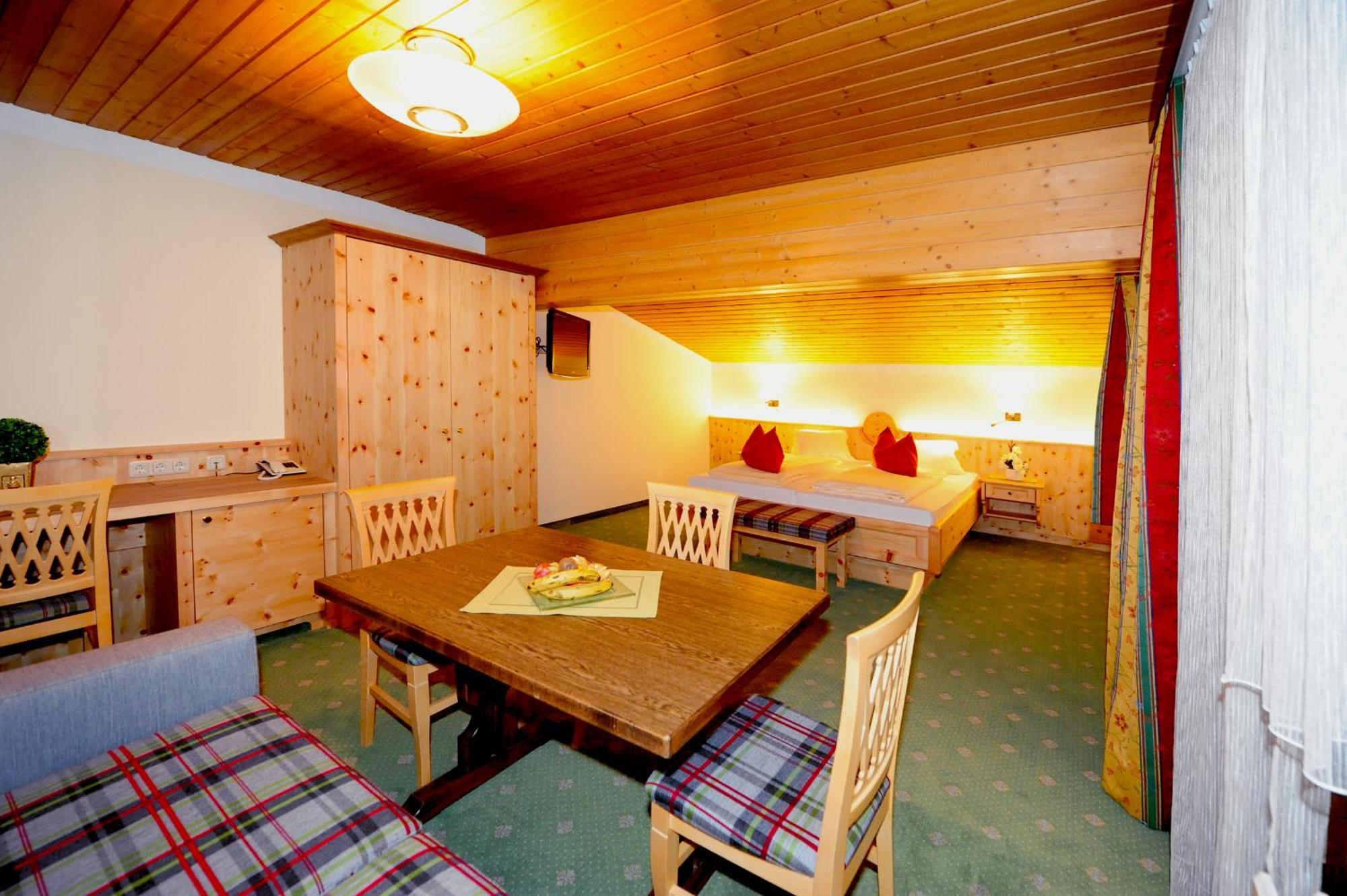 Ski In Ski Out Hotel Unterellmau ซาลบาคฮินเทอร์เกลมม์ ห้อง รูปภาพ