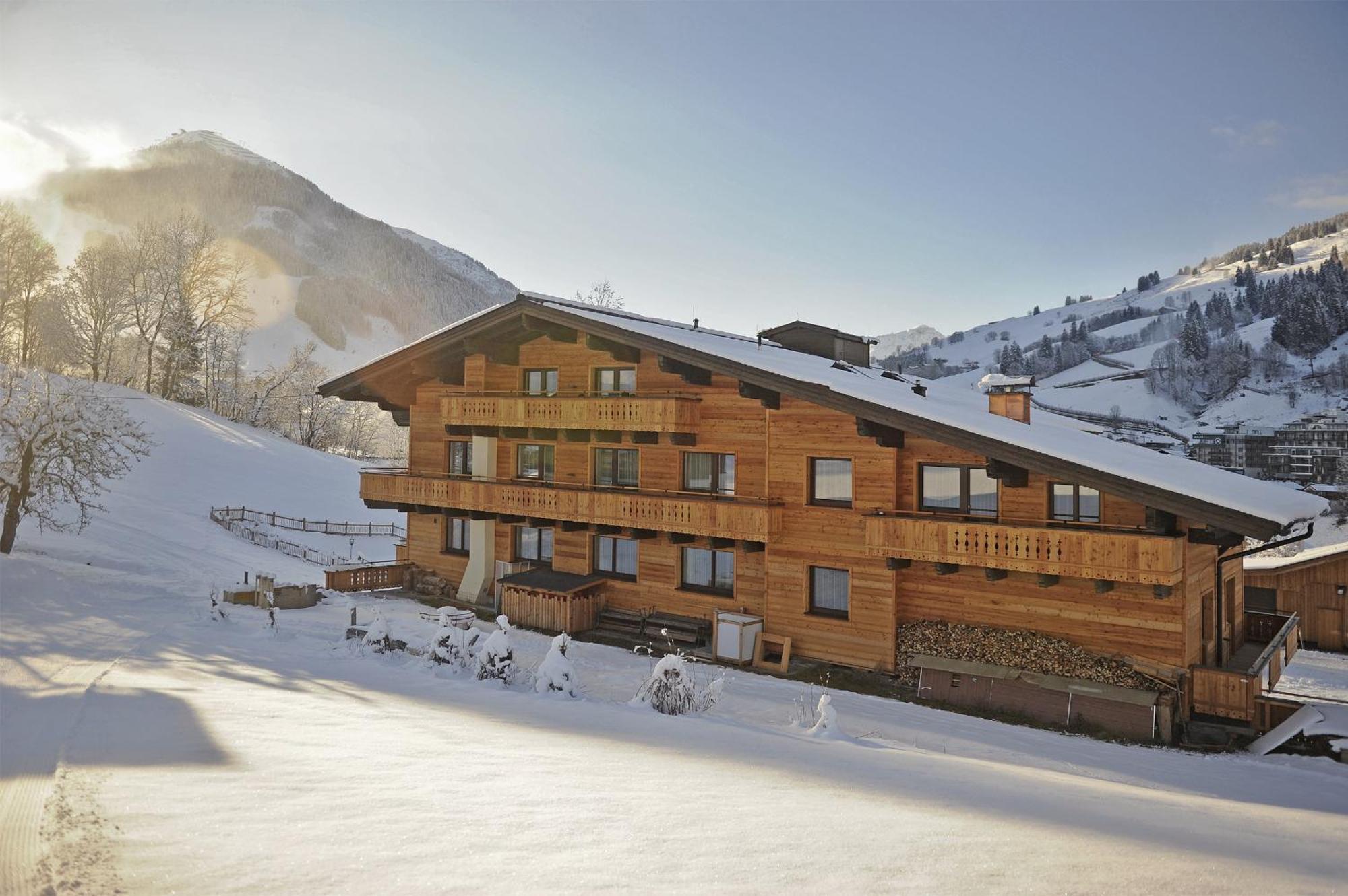 Ski In Ski Out Hotel Unterellmau ซาลบาคฮินเทอร์เกลมม์ ภายนอก รูปภาพ