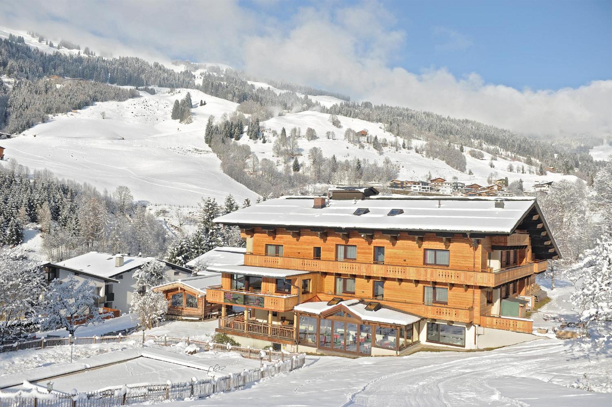 Ski In Ski Out Hotel Unterellmau ซาลบาคฮินเทอร์เกลมม์ ภายนอก รูปภาพ