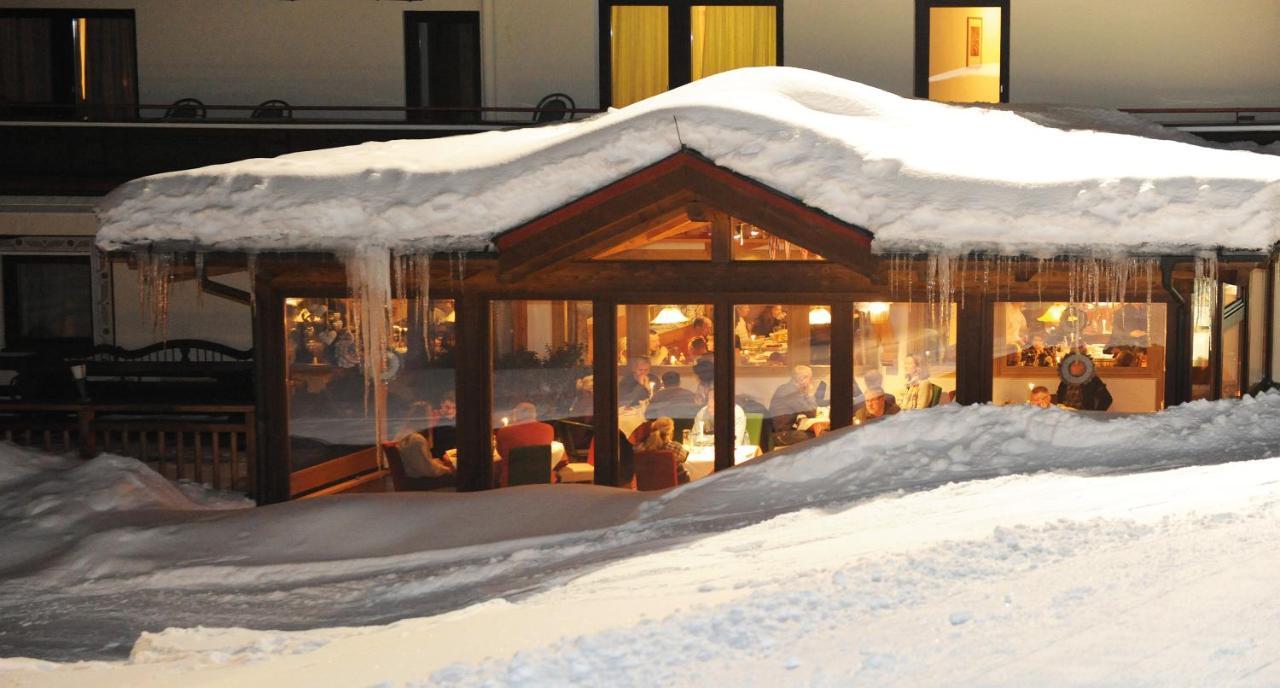 Ski In Ski Out Hotel Unterellmau ซาลบาคฮินเทอร์เกลมม์ ภายนอก รูปภาพ